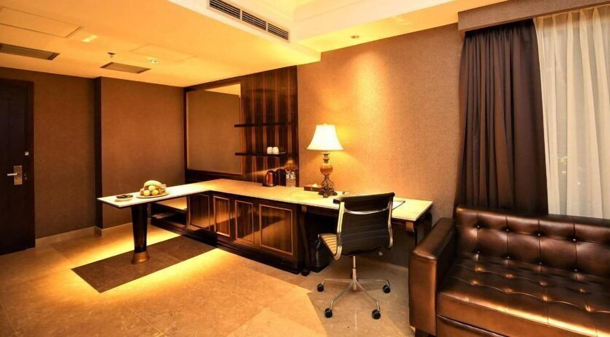 Myko Hotel & Convention Center נקסר מראה חיצוני תמונה